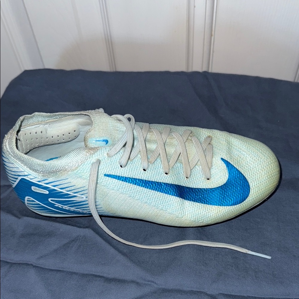 Nike Blue and White Soccer Cleats - Picture 3 of 8